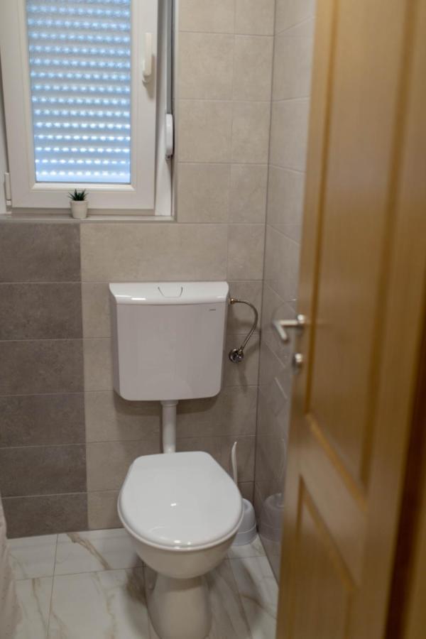 Apartmani Mia Prozor Extérieur photo