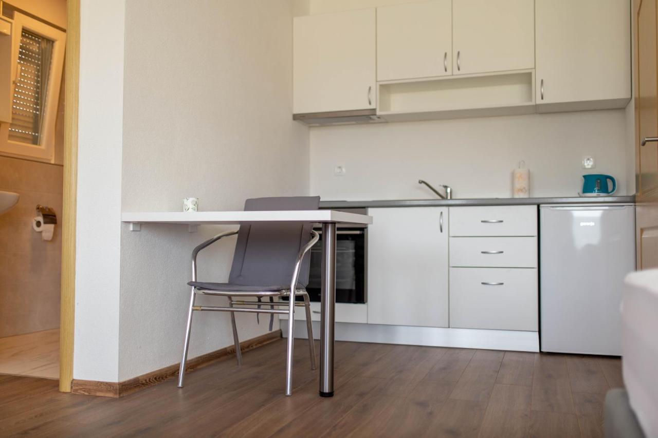 Apartmani Mia Prozor Extérieur photo