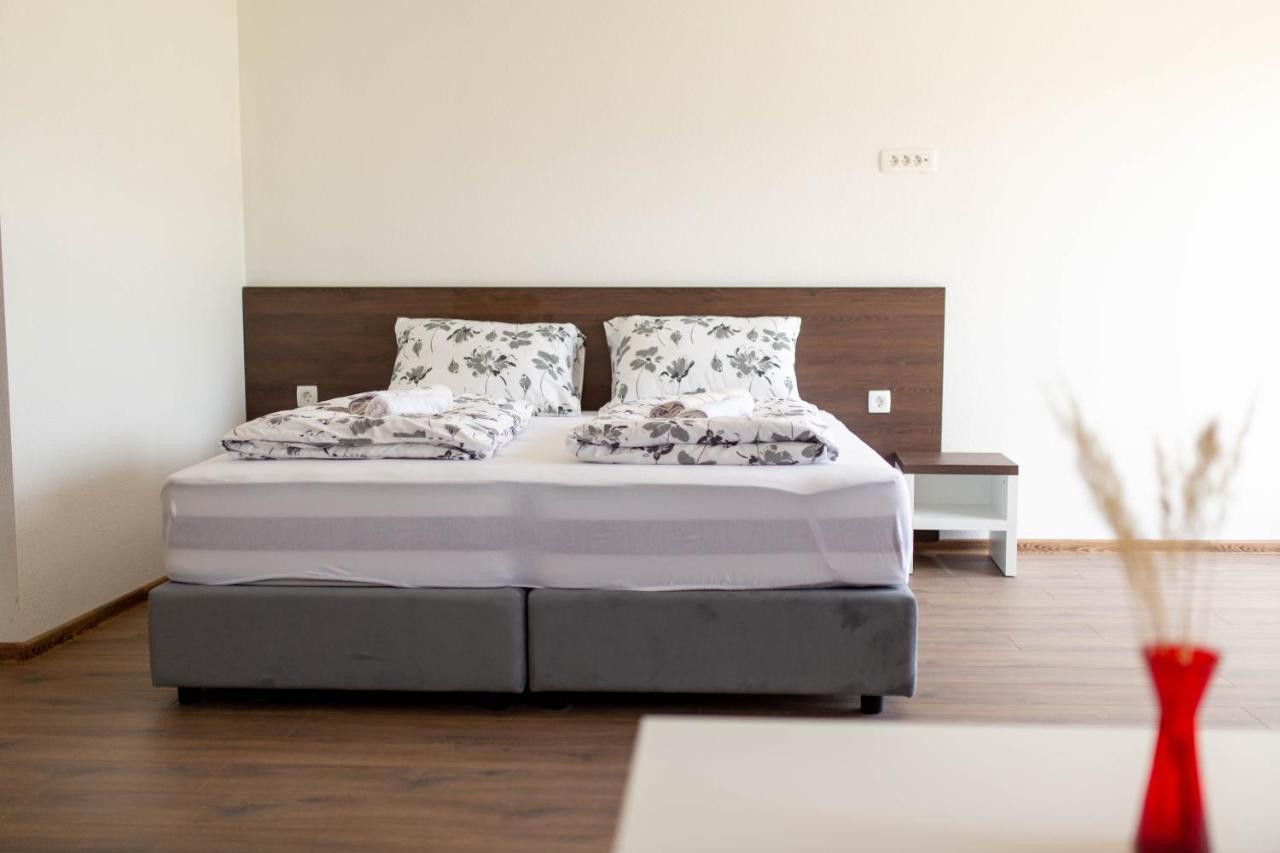 Apartmani Mia Prozor Extérieur photo