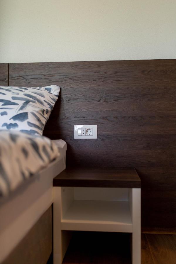Apartmani Mia Prozor Extérieur photo